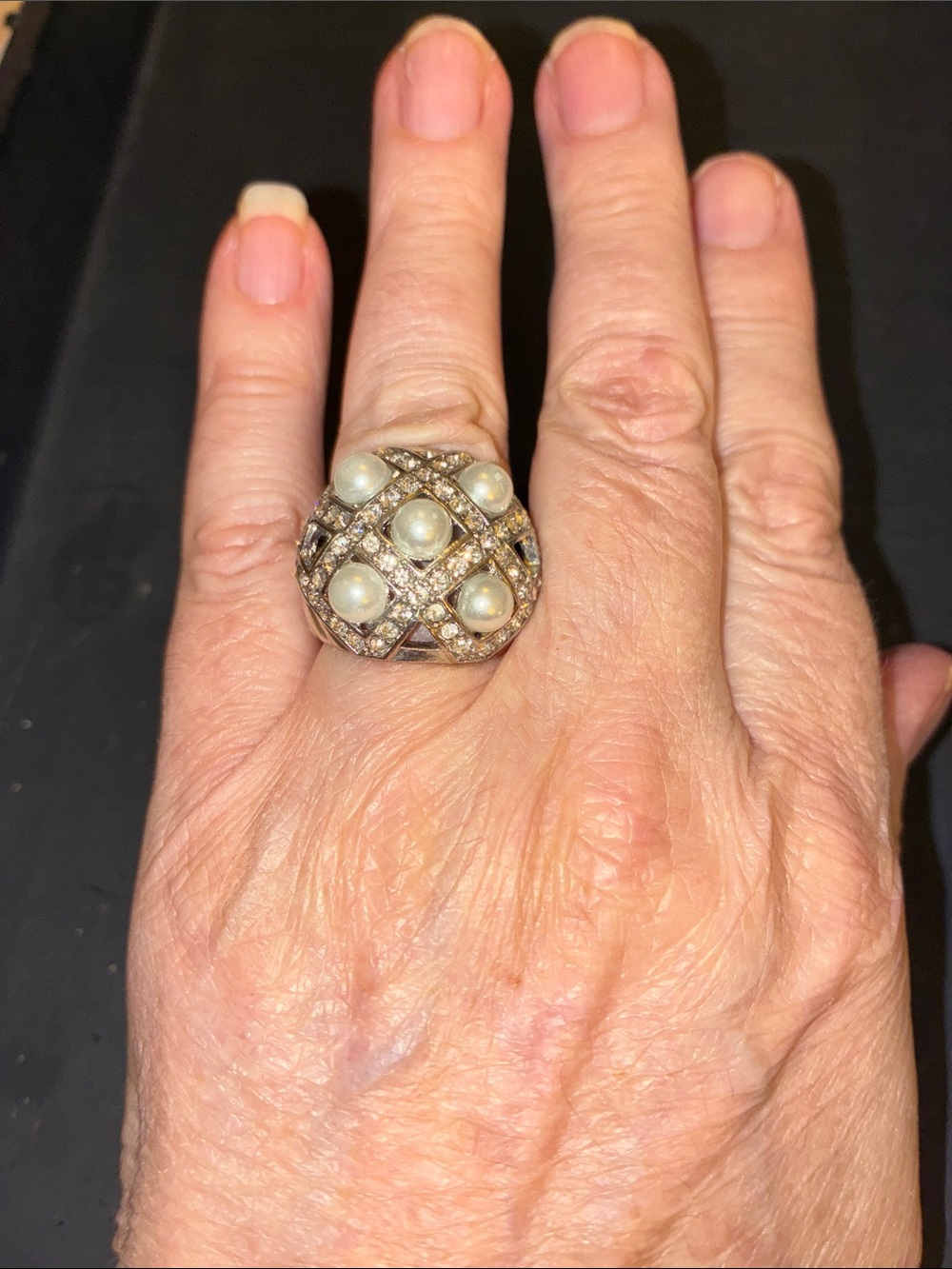 Vintage-Inspired Pearl Cluster Dome Stretch Ring - Gold Tone